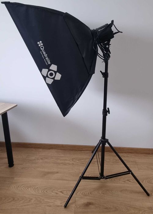 Zestaw oświetleniowy Quadralite VideoLED 600 x2 + softboxy + statywy