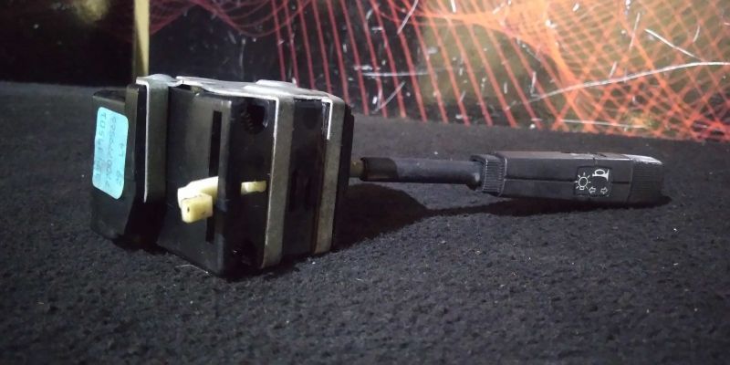 Manete Das Luzes Renault 9 (L42_)