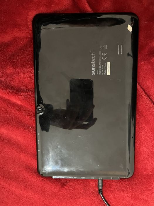 Tablet sunstech usado com o ecra partido