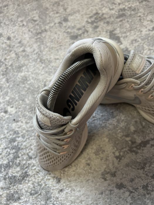 Кросівки жіночі Nike Air Zoom Pegasus 34