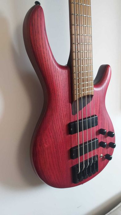 Baixos - Ibanez SR306EB e Cort B5 Element - Troca