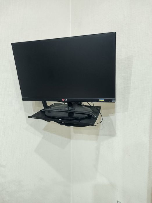 Монитор LG -22 дюйм