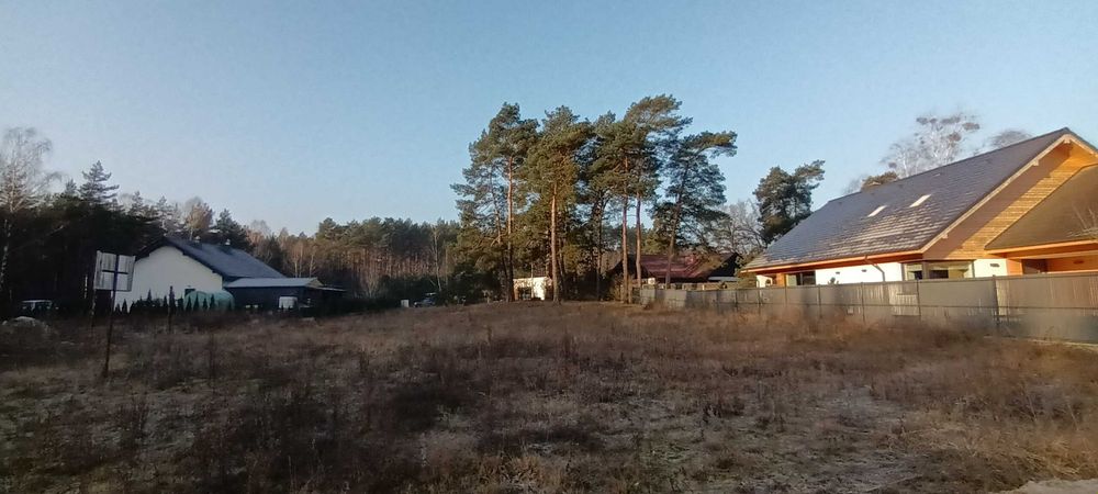 Działka budowlana na osiedlu domów jednorodzinnych