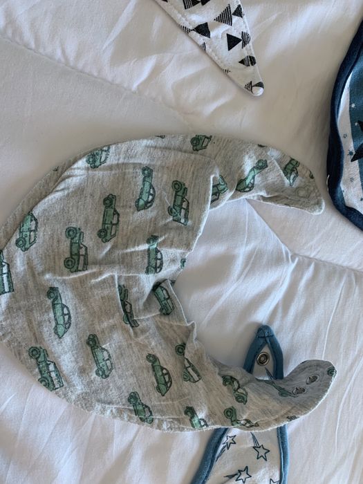 10 babetes tipo lenço (oferta de mais 2)