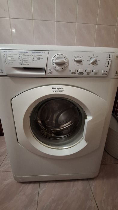 Пральна машина Hotpoint Ariston 5 кг, Ідеальний стан. Низька ціна. Самсунг