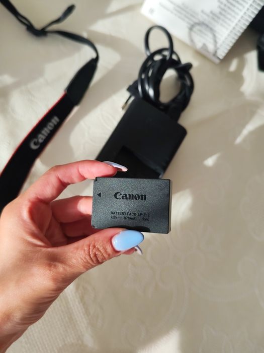 Canon EOS M50 Mark II + Objetiva 15-45mm + Extras (Como Nova)