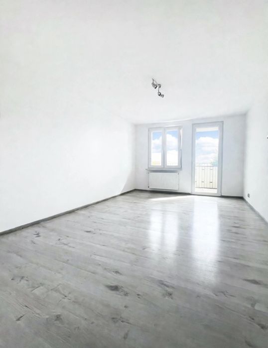 Na sprzedaż 3 pokojowe mieszkanie w Świdniku. 65.40 m2