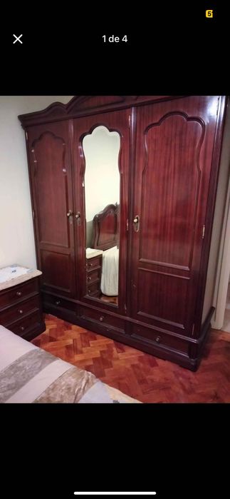 Móveis com madeira muito boa antiga