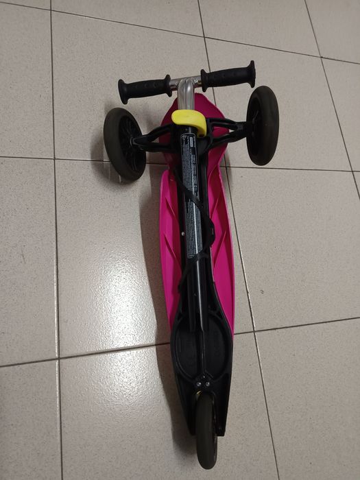 Trotinete menina