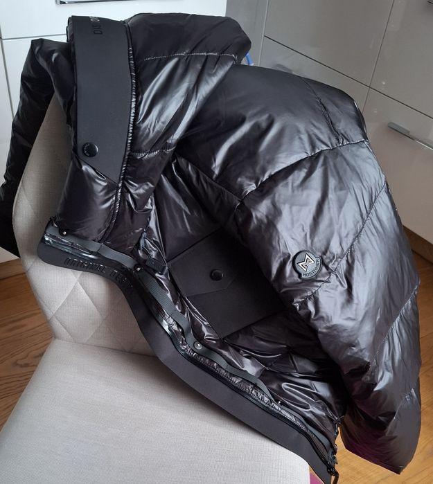 Пуховик женский черный