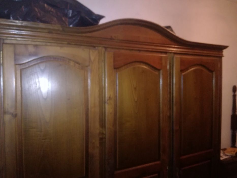 Roupeiro em castanho