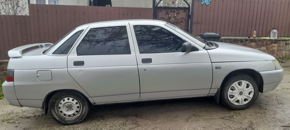 Ваз 2110. 1.5.16 клапанна. 2002 рік випуску.