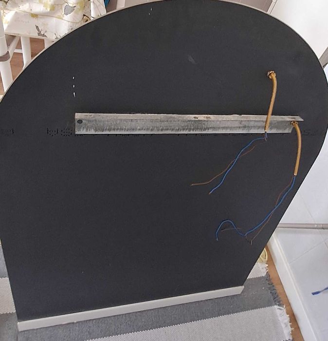 Espelho de casa de banho com 2 focos