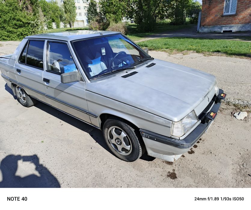 Рено 9  газ бензин