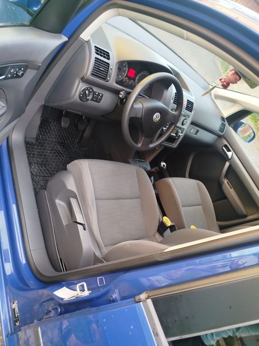 Volkswagen Touran в гарному стані.