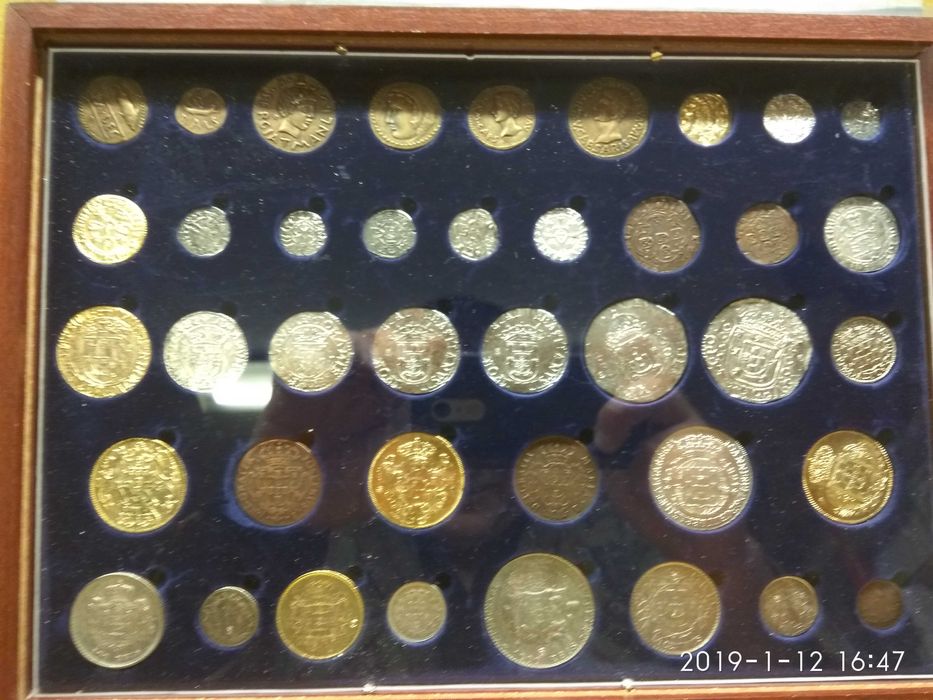 Grande coleção de moedas e notas da nossa História - Completa