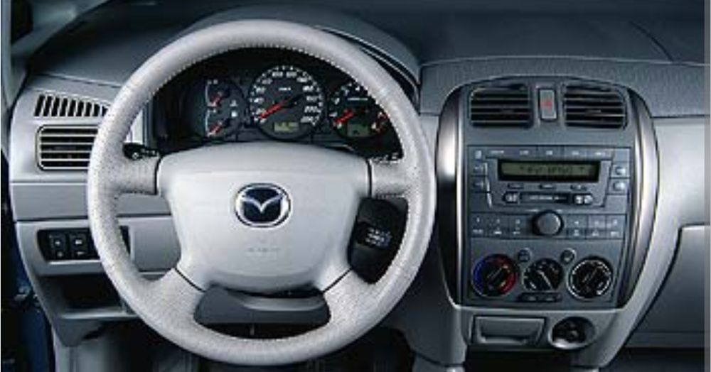Vende se Automóvel Mazda
