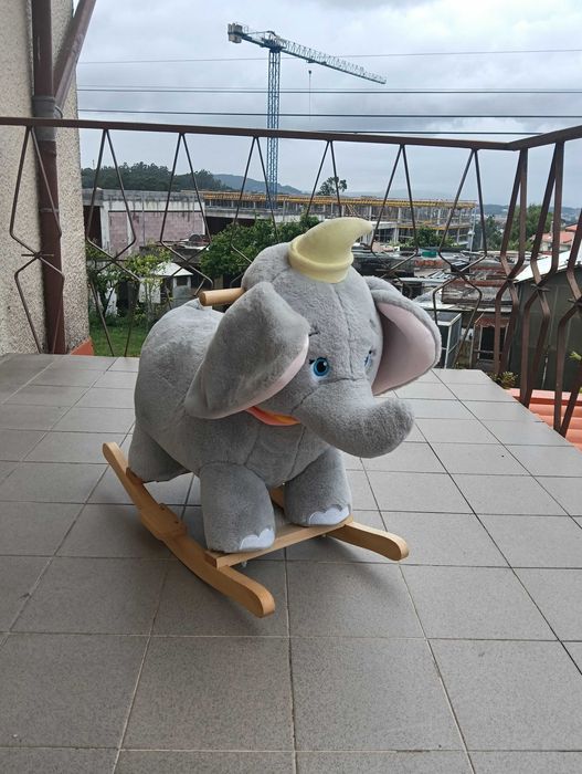 Elefante baloiço