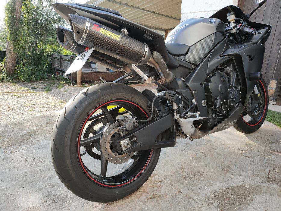 Yamaha R1 crossplane 2013