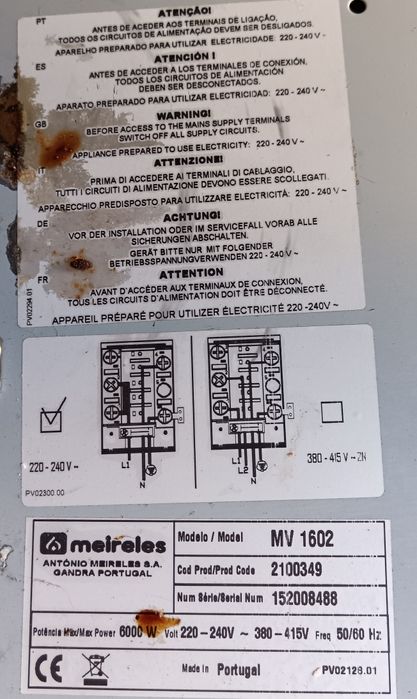 Placa Meireles com canto partido mas a funcionar