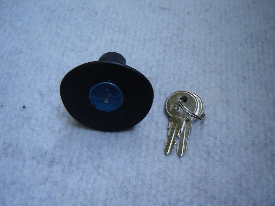 Крышка бензобака Ford ( замыкается )