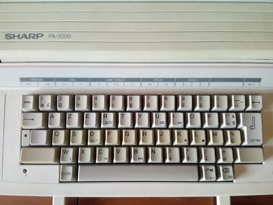 Máquina de escrever electrónica sharp