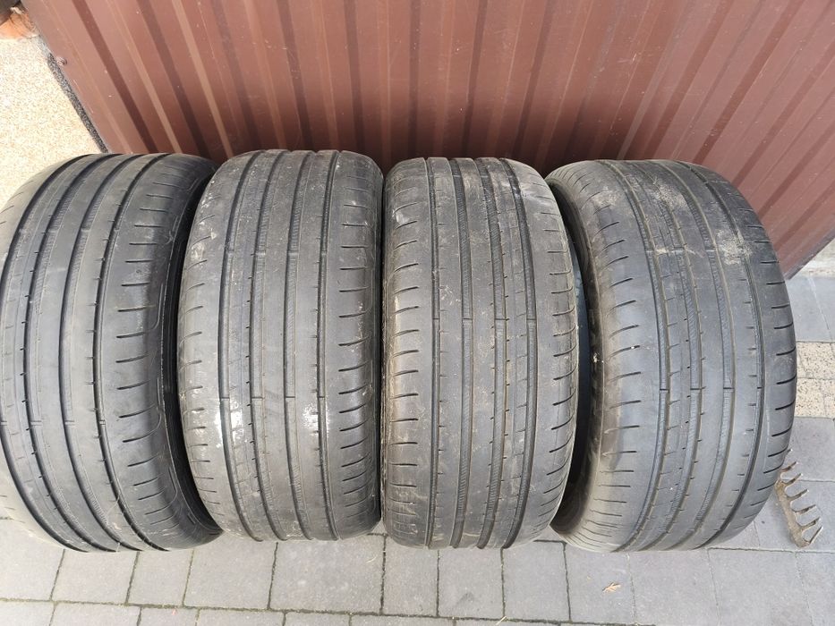 Goodyear 235/45 R17