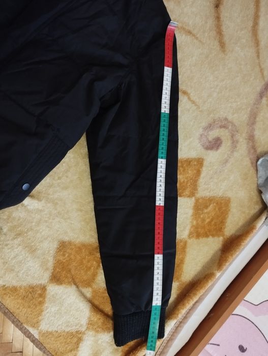 Зимовий пуховик чорний