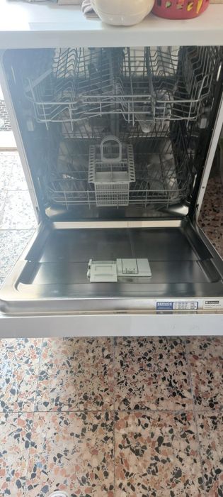 Máquina de lavar louça Ariston hotpoint