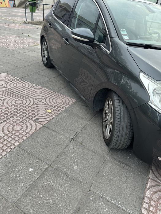 Peugeot 208 e-HDI 115 cv