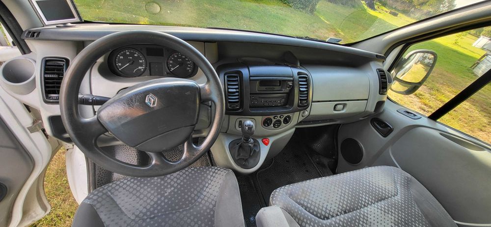 Renault trafic 2.0 dci l2h1 blaszak
