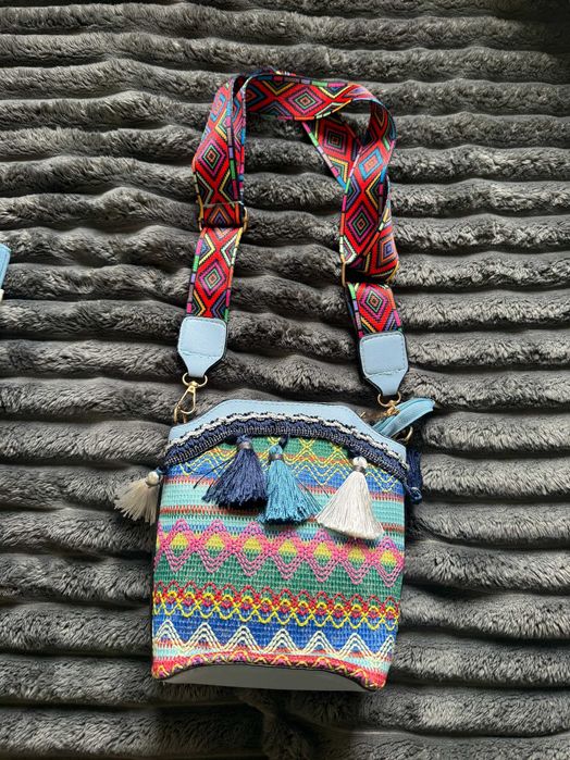 Bolsa tiracolo/de ombro em pele entrançada azul bag