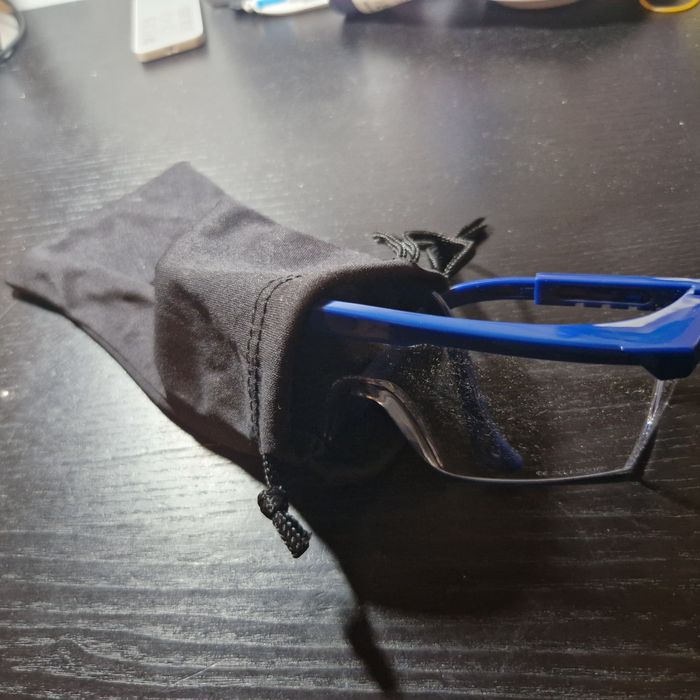 oculos de protecção novos sem uso/fabrico em França 
Marcas Françes