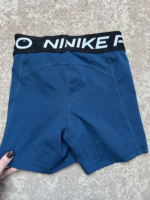 Укорочені шорти найк про