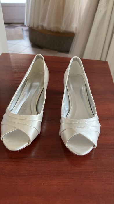 Buty satyna ecru do ślubu i nie tylko