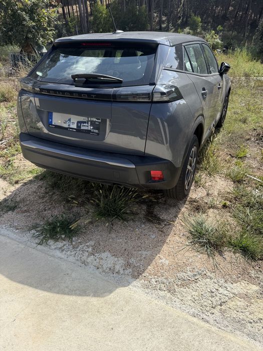 Peugeot 2008  poucos km trabalha e anda