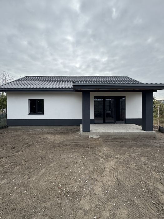 Продам  дом Новострой