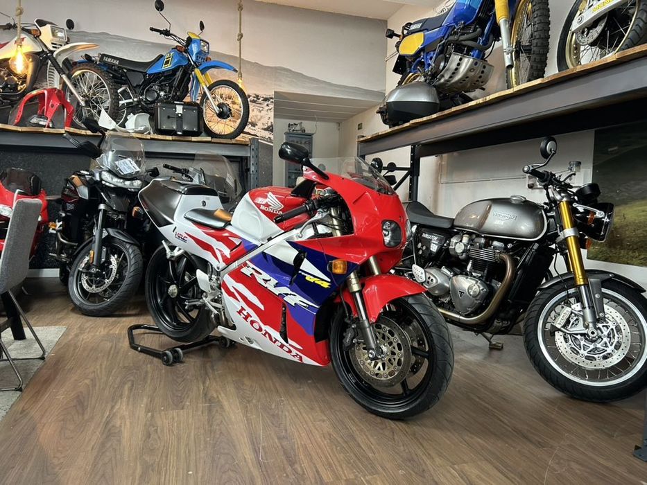 Honda RVF  400