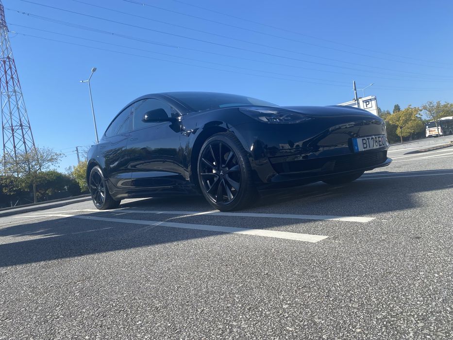 Aluga se veiculo tvde tesla dacia peugeot  zoe etc