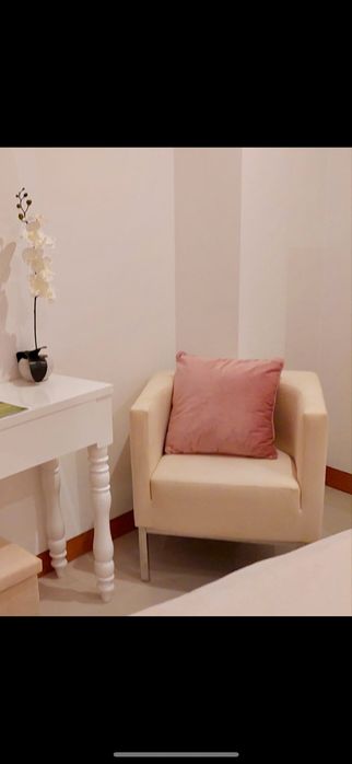Cadeirão / Poltrona bege em tecido- excellente preco