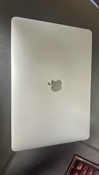 MacBook Pro 13 Intel Core i5, 16 ГБ, 2020 року
