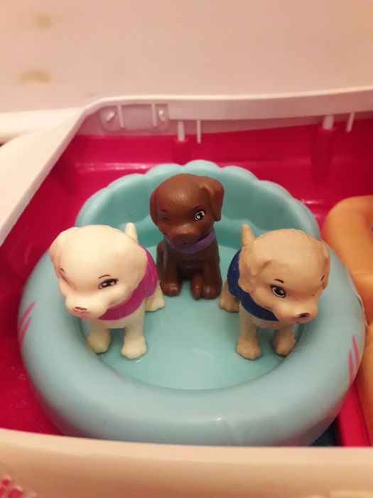 Barbie jacht z pieskami