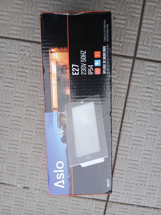 Vendo aplique para muro em inox da aslo novo
