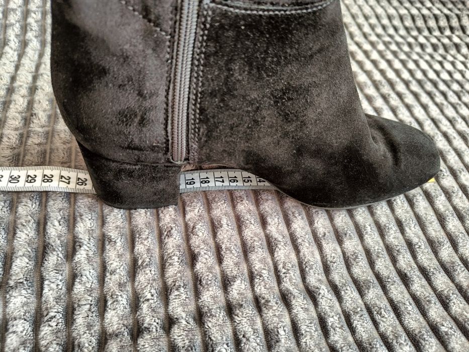 Жіночі замшеві чоботи, високі. 38-й розмір