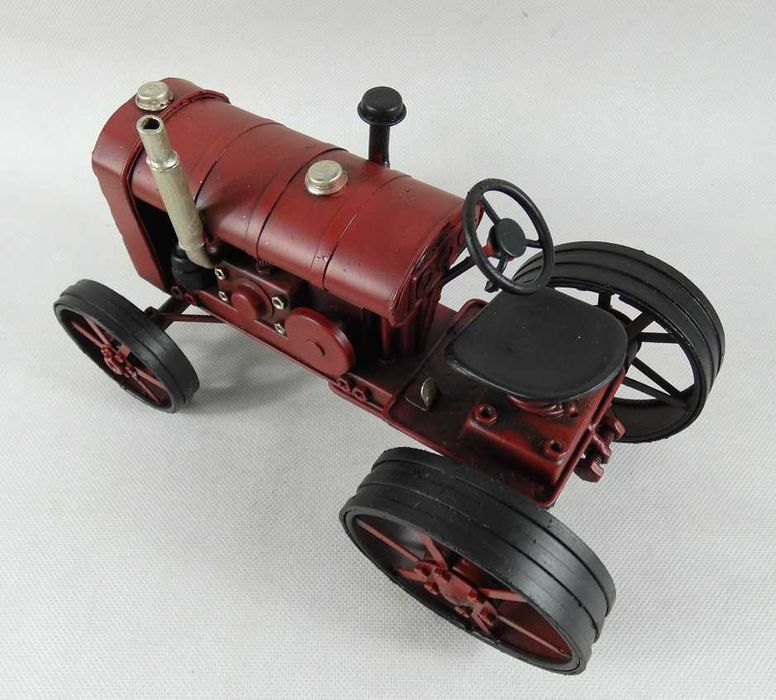 Metalowy czerwony traktor pojazd ciągnik RETRO 26,5cm