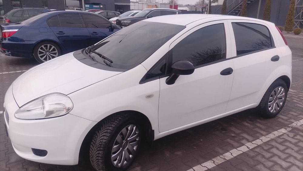 Продам Fiat Grand Punto  2009 1.4 бензин