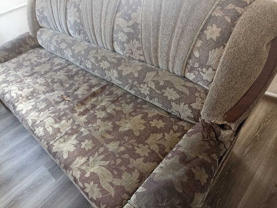 Диван бу під реставрацію