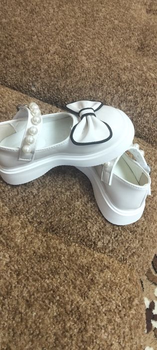 Взуття дитяче нове