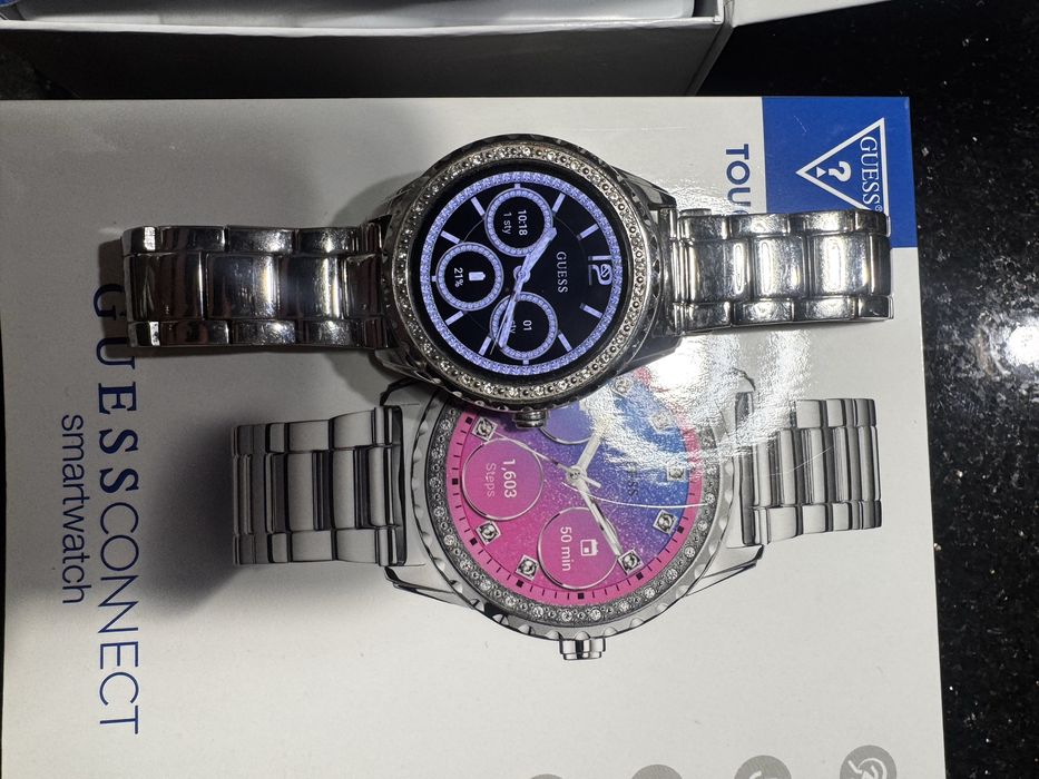 Zegarek smartwatch Guess, stan bardzo dobry, bez wad