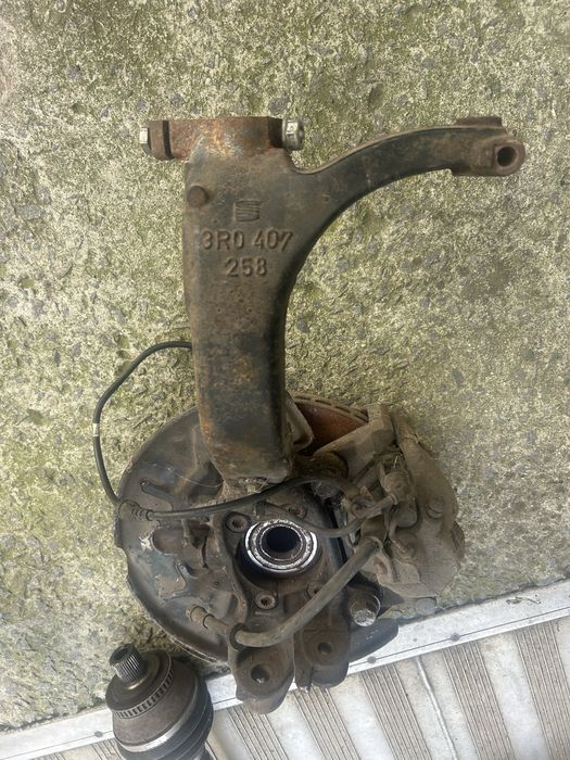 Цапфа, стойка , піввісь Seat EXEO, AUDI A4B7.